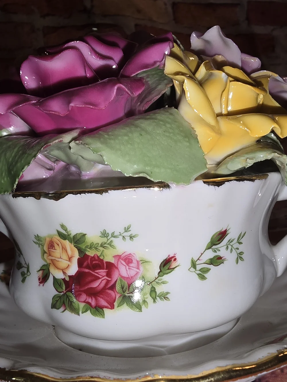 Royal Albert  Old Country Roses  Musical Cup Of Soup Rose Bouquet